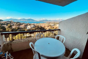 Apartment with Balcony-Pool-Sea View